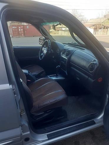 передок: Jeep Cherokee: 2003 г., 2.8 л, Автомат, Дизель, Внедорожник — 9