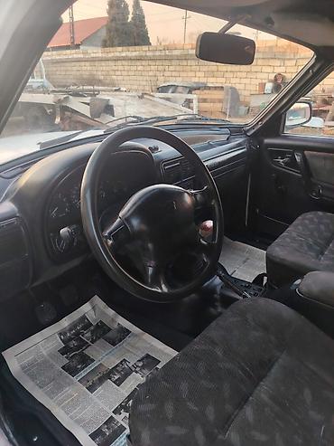 QAZ: GAZ-3110 Volga sedan - Kuzov: 4 qapılı sedan, ağ rəng - Mühərrik — 7