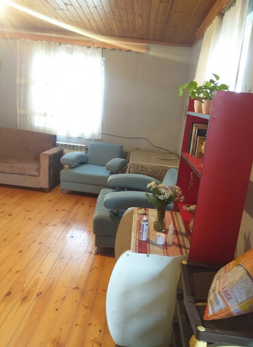 Otaqların uzunmüddətli kirayəsi: Salam ev kirayə verilir 3 otaq + 1 quxna. şəxsidir ev. uzun müddətli — 1