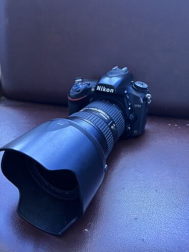 профессиональный фотоаппарат nikon d90: Продаю Nikon D750 24-70f2.8 900$ +Nikon 910 вспышка, сумка для камеры