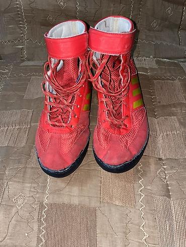 кольцо oura бишкек: Мужские кроссовки, 39, Adidas, Б/у, цвет - Красный, Платная доставка — 4