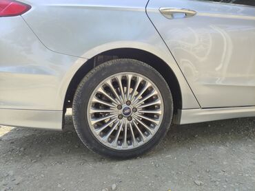 nissan masin: İşlənmiş Disk təkər Ford 235 / 45 / R 18, 5 Boltlu