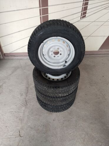 купить набор ключей force: Колеса в сборе 175 / 70 / R <13, Зимняя шипованная, Б/у, Комплект, Легковые, Железные, отверстий - 4