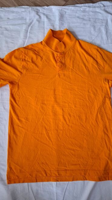 Duksevi: - Dukserica sa kapuljačom, veličina XL. Siva boja. - Muški — 10