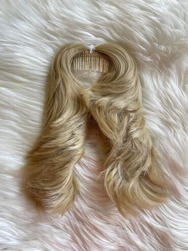 Perike i klipse: Novi model punđe sa češljićem
Cena:1300din na lalafo.rs — 8 Perike i klipse: Novi model punđe sa češljićem
Cena:1300din — 8