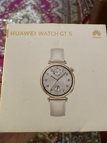 smart telefon: Huawei Watch GT 5 – zərif qızılı çərçivə və açıq krem rəngli dəri — 4
