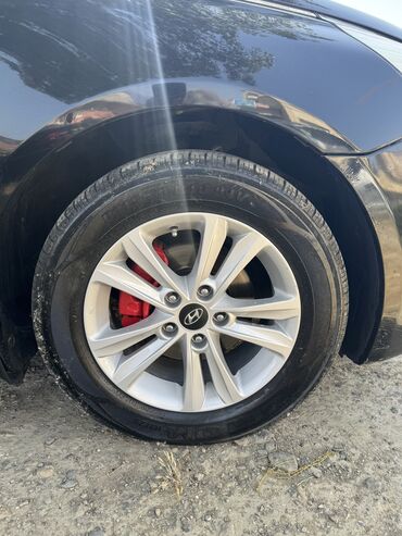 audi 100 16 ат: İşlənmiş Disk təkər Hyundai 215 / 60 / R 16, 5 Boltlu