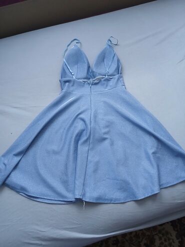 vezivanje mašne na haljini: Zara, Mini