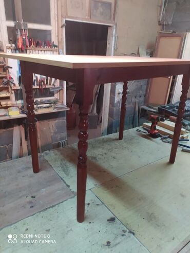 стол со стеклянной столешницей: Кухонный Стол, Новый
