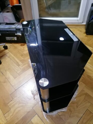 Komode: Sto stakleni ispravan dobar za TV. Kao nov je. Oko 80 /40 /50 — 25
