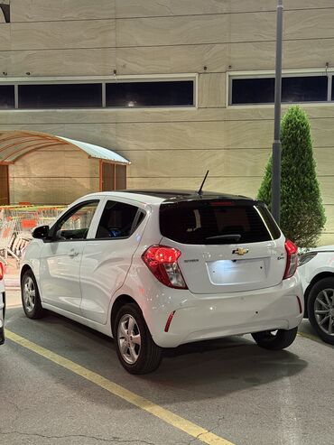 Chevrolet: Chevrolet Spark: 2016 г., 1 л, Вариатор, Бензин, Хэтчбэк