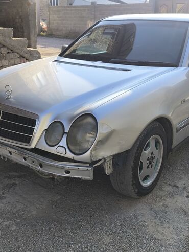 купить шиномонтажное оборудование в бишкеке: Алдыңкы оң Mercedes-Benz