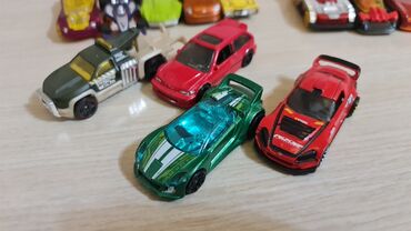 Oyuncaqlar: Hot Wheels mashonkalar satilir, hamisi originaldi. Biri 4 manatdir — 19