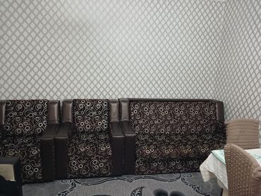 carpayilar divanlar: İşlənmiş, Di̇van-kravat, 2 kreslo, Bazalı, Açılan