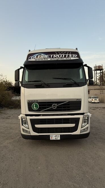 автомобили ауди а6: Тягач, Volvo, 2011 г., Без прицепа
