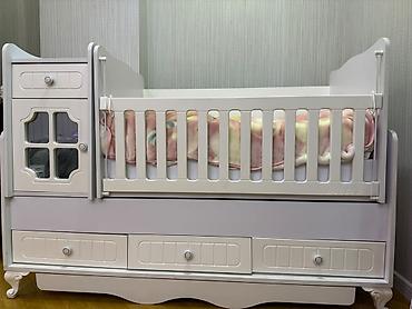 Beşiklər: Oğlan və qız üçün, İşlənmiş, Dördbucaq, Beşik, Matras ilə, Yellənmə mexanizmsiz — 5