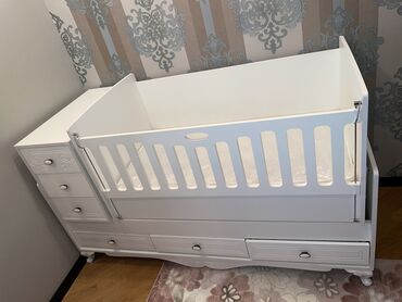 Beşiklər: Oğlan və qız üçün, Yeni, Dördbucaq, Beşik, Matras ilə, Yellənmə mexanizm ilə — 2