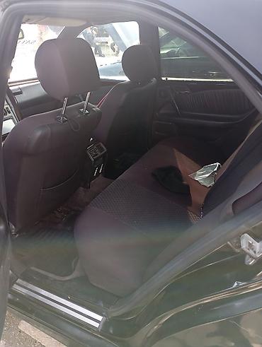 mercedes 180 b: Mercedes-Benz E-Class: 2.9 l | 1996 il Sedan — 6