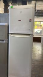 vafli bisiren aparat: Б/у 2 двери Indesit Холодильник Продажа, цвет - Белый