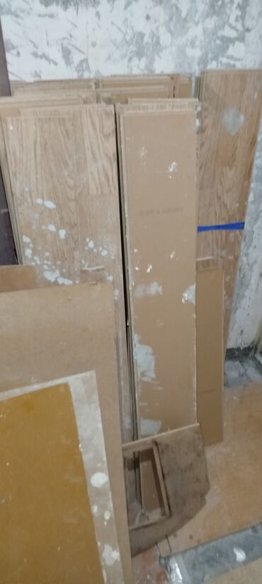 Otaq bitkiləri: MDF/taxta lövhələr və laminat panel parçaları. isdiyen olsa pulsuz