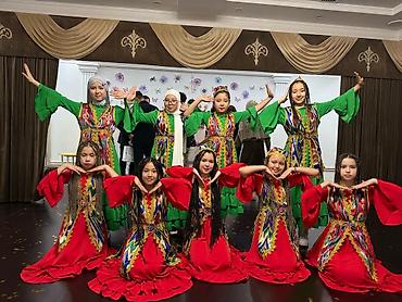 базарить: Сдается на прокат узбекский костюм платье для девочек 10-13 лет — 3