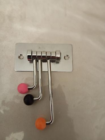 qapi plasmas: Məhsul: Asma qıfıl + divar üçün 3-lü açarlıq Təsvir: - Geniş metal — 3