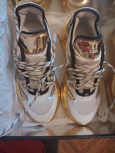 Patike: Modne patike LRBL – bele sa zlatnim detaljima - Model: niskoprofilne — 1