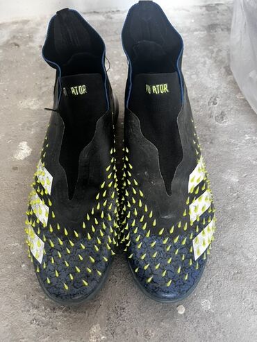 футбольные гедры: Футбольные бутсы без шнурков Adidas Predator - Модель: линейка
