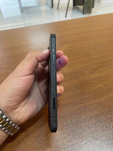 ayfon 13 pro ikinci el: IPhone 15, 128 GB, Black Titanium, Simsiz şarj — 7