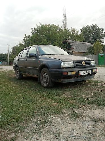 Volkswagen Vento: 1992 г., 1.8 л, Механика, Бензин, Седан