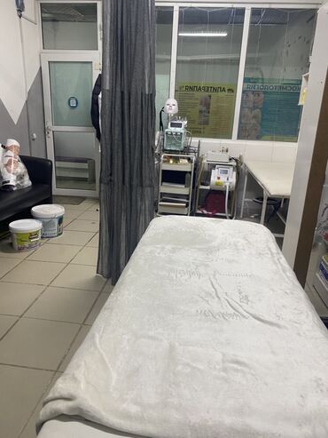 купить контейнерный дом: Продается кушетка 5500 почти новая