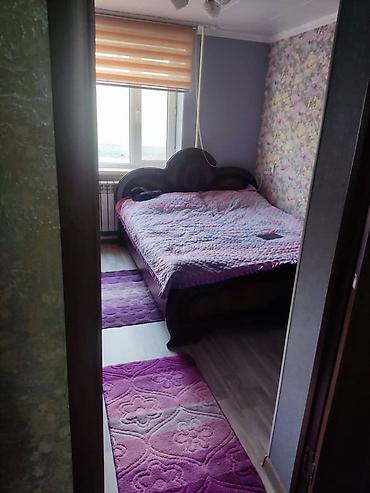 Продажа коттеджей и домов: Продается одноэтажный дом с закрытым двором и хозпостройками. - — 12