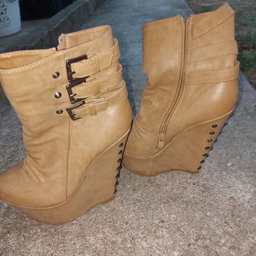 nine west gleznjace: Ankle boots, 37