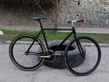велосипеды 28: Продаю или обменяю велосипед фикс Рама - сталь, ростовка50 Вынос -