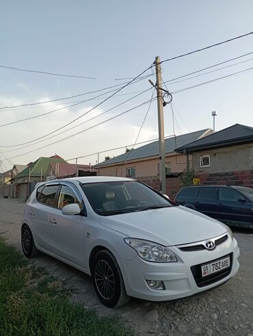 corolla runx: Hyundai i30: 2008 г., 1.6 л, Механика, Бензин, Хетчбек