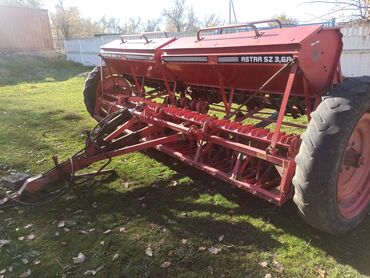 продам трактор мтз 82 1 бу: Продаю зерновая сеялка червона почти новая не крашеный в идеальном