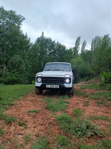 сигнализация с автозаводом: ВАЗ (ЛАДА) 4x4 Нива: 2003 г., 1.7 л, Механика, Бензин, Хэтчбэк