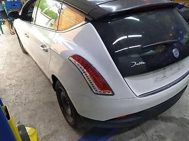 Auto delovi, gume i tjuning: Lancia delta kompletan auto u delovima kod boje 296/B. Lancia delta — 18
