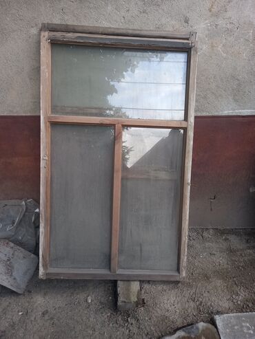 баня для дома: Окна 4шт, ширина 79, длина127 деревянные