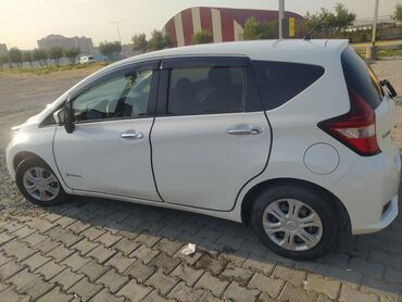 yol nişanı: Nissan Note: 1.2 l | 2017 il Hetçbek