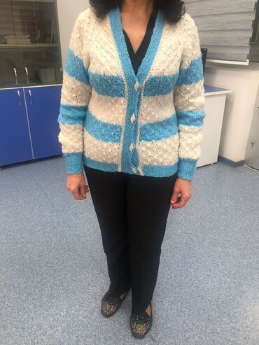 qaqa geyimi: Bu jaket əldə toxunmadı. geyilməyib təzədi. əyində göəl görüntüsü var