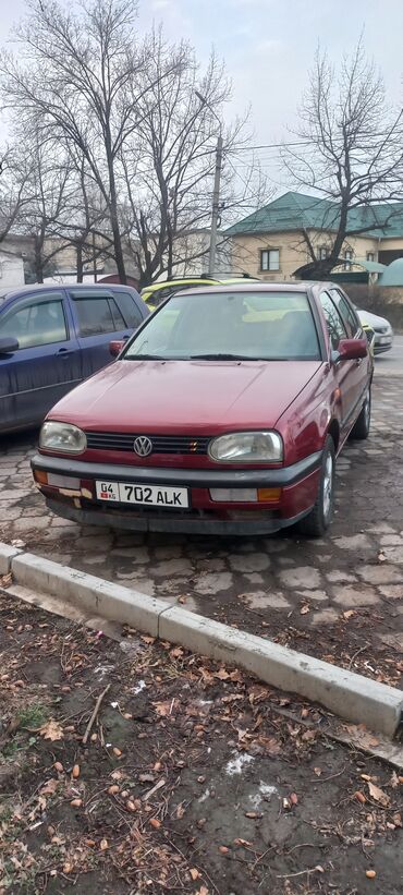 Volkswagen: Volkswagen Golf: 1993 г., 1.6 л, Механика, Бензин, Седан