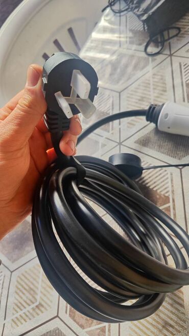 pulsuz zeng azercell: Çin maşinlari üçün şarj adaptrı. maşının üzərində verilən adaptrdır