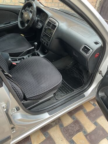 газел кузов: Toyota Avensis: 2001 г., 1.6 л, Механика, Бензин, Седан