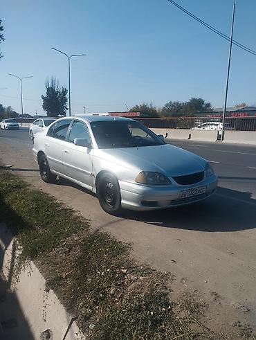 Toyota Avensis: 2002 г., 0.2 л, Механика, Дизель, Седан