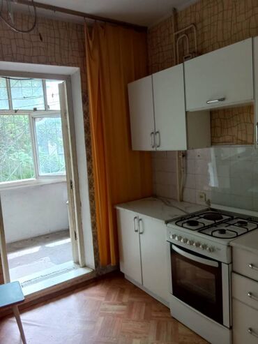 вторичное жилье: 3 комнаты, 72 м², 105 серия, 2 этаж, Косметический ремонт