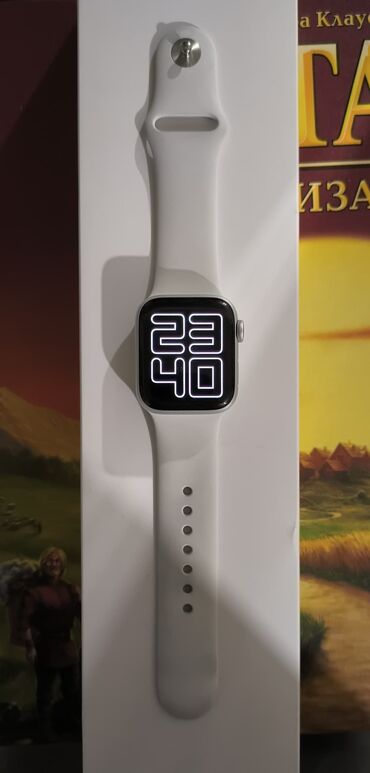 aaple watch: Продаю Apple Watch SE (2nd gen) 40mm, состояние идеальное, АКБ 100%