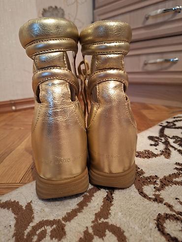marc jacobs: Продаю б/у Кроссовки MARC JACOBS состояние отличное размер 38 цена800 — 2