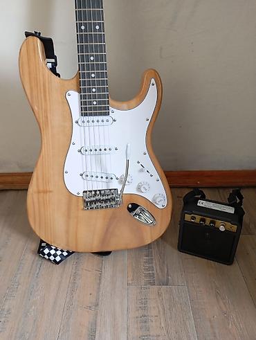 Elektro gitaralar: Elektron gitara, 6 sim, Yeni, Ünvandan götürmə, Pulsuz çatdırılma — 1