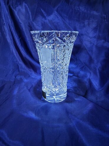 Vaze i saksije: Vaza, Novo — 2